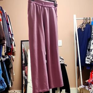 Lululemon Softstreme High-Rise Straight Leg Cropped Pant Size 4